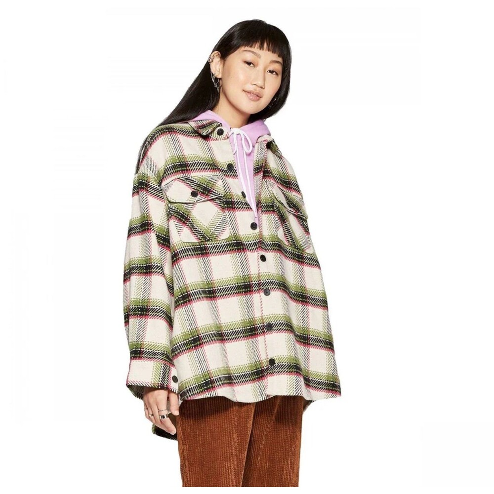 Plaid long sleeve button down shirt